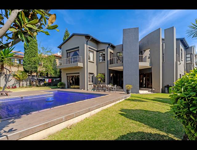 4 BEDROOM FREEHOLD FOR SALE IN SAGEWOOD